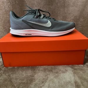 Brand new Nike tennis shoes